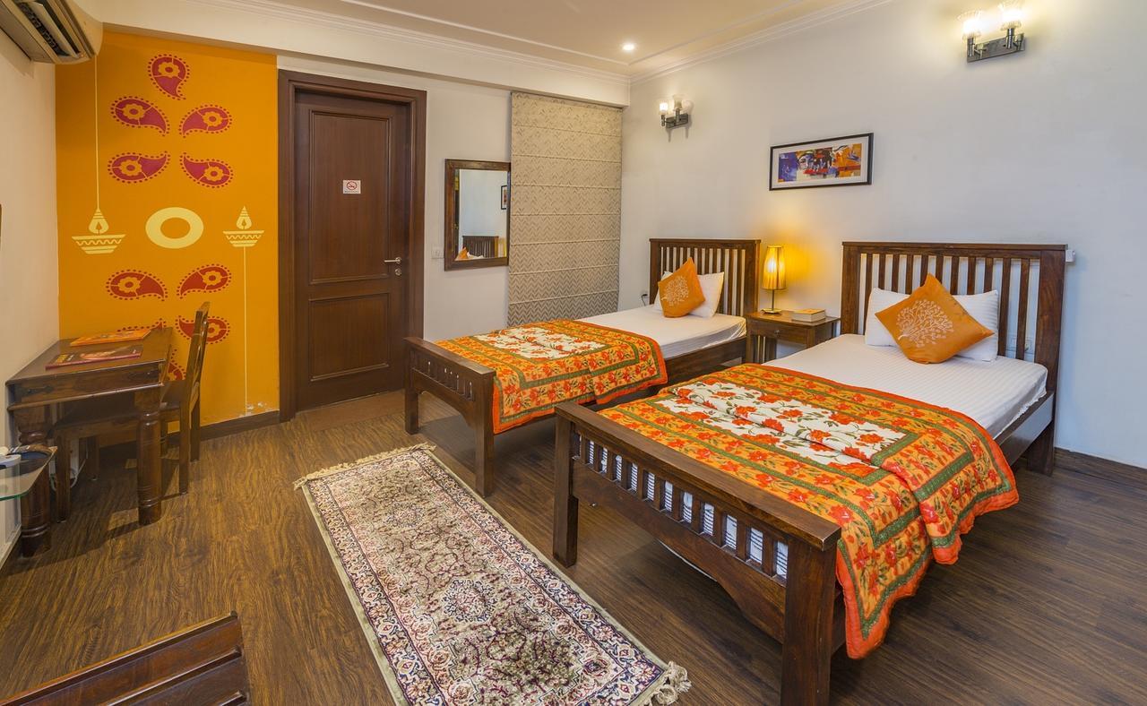 Tree Of Life Bed & Breakfast Нью-Дели Экстерьер фото